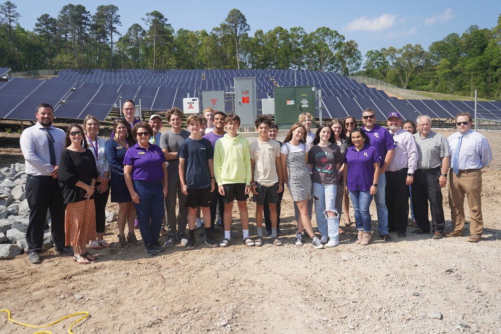 Fountain lake school goes solar